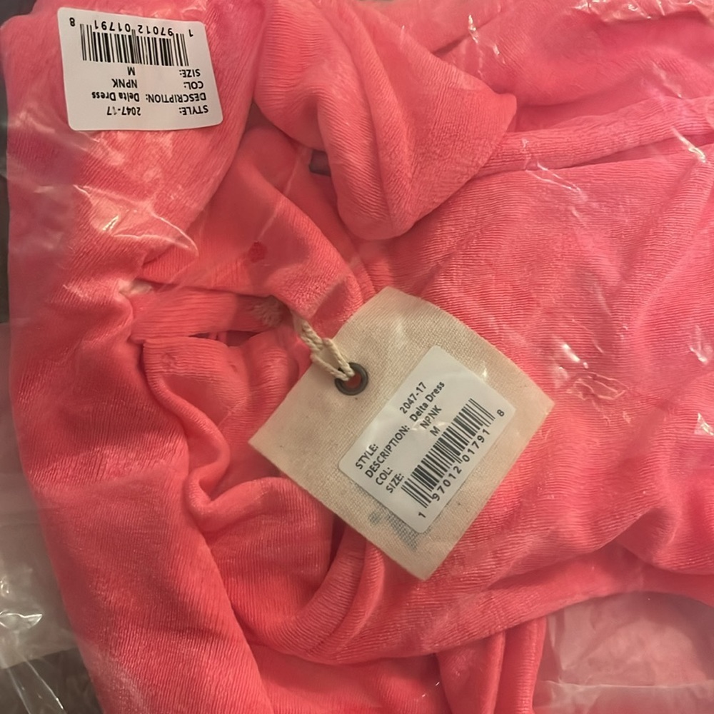 SEROYA Neon Pink Delta Turtleneck Dress NEW - Picture 9 of 9